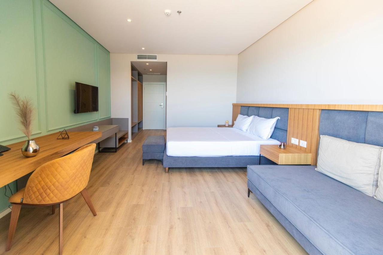 Hotel Amr - Durres 4*