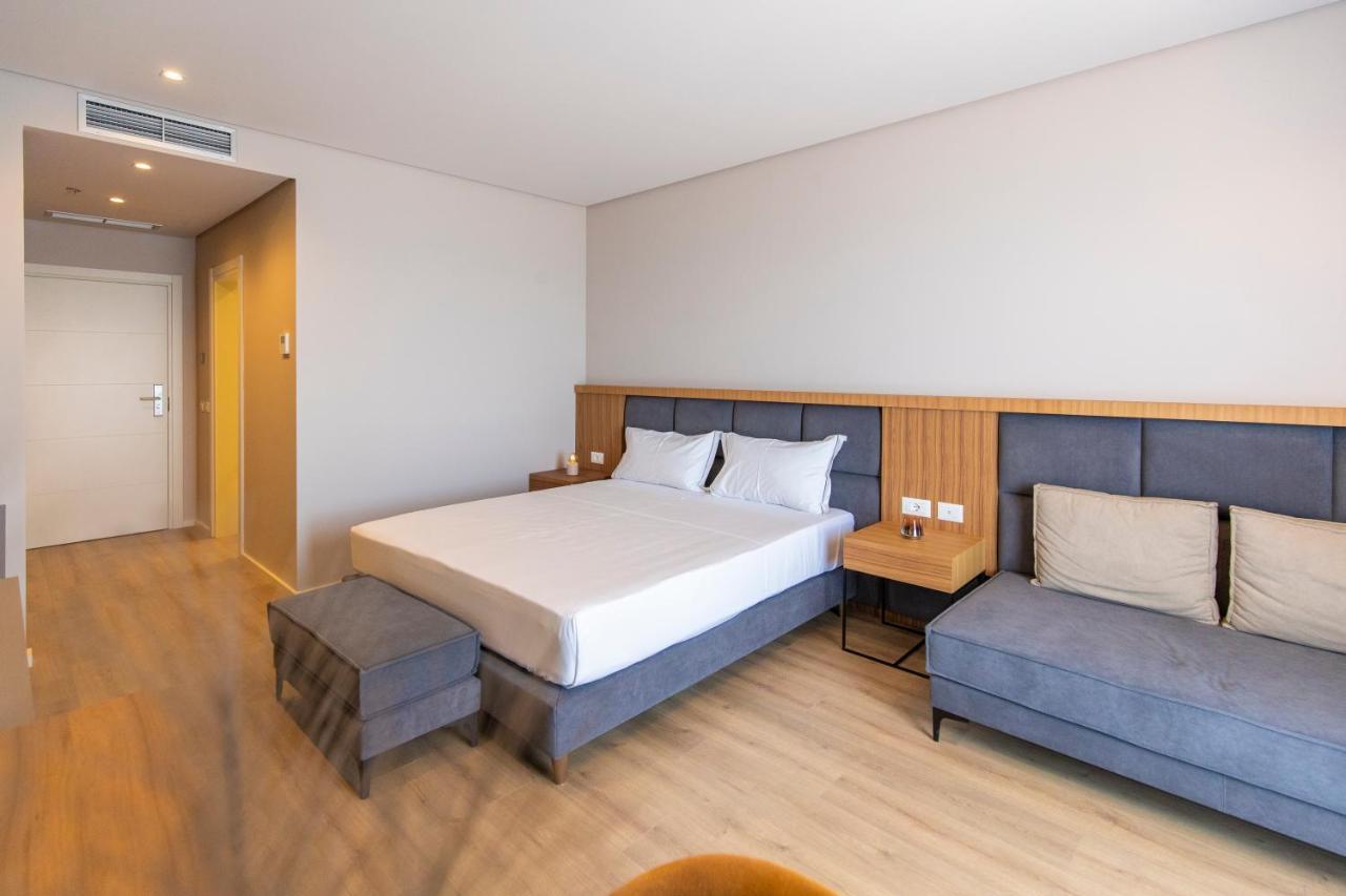 Hotel Amr - Durres 4*